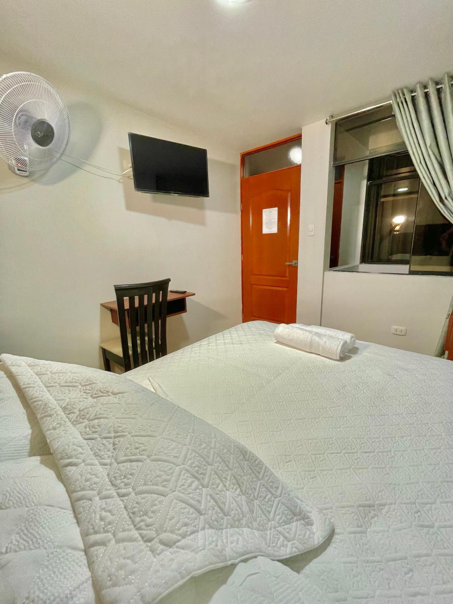Jultom Inn Hotel & Suites Trujillo Esterno foto