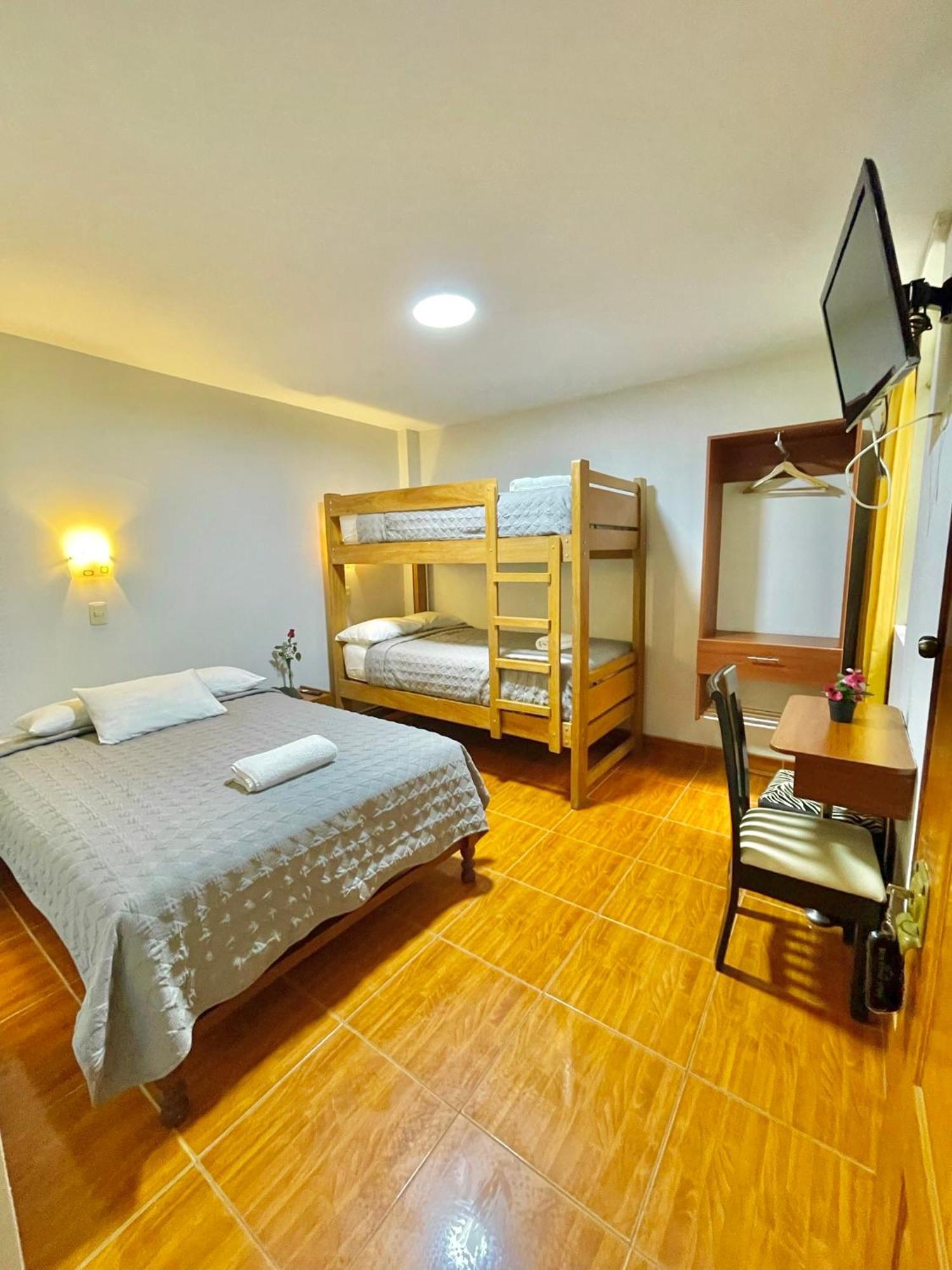 Jultom Inn Hotel & Suites Trujillo Esterno foto