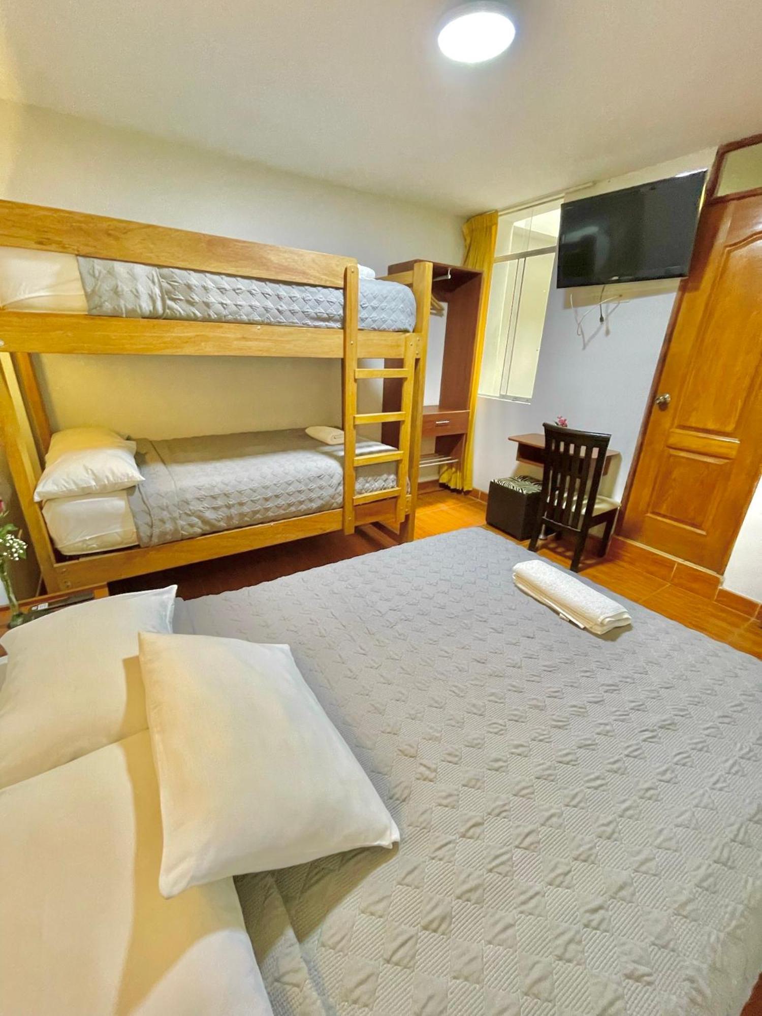 Jultom Inn Hotel & Suites Trujillo Esterno foto