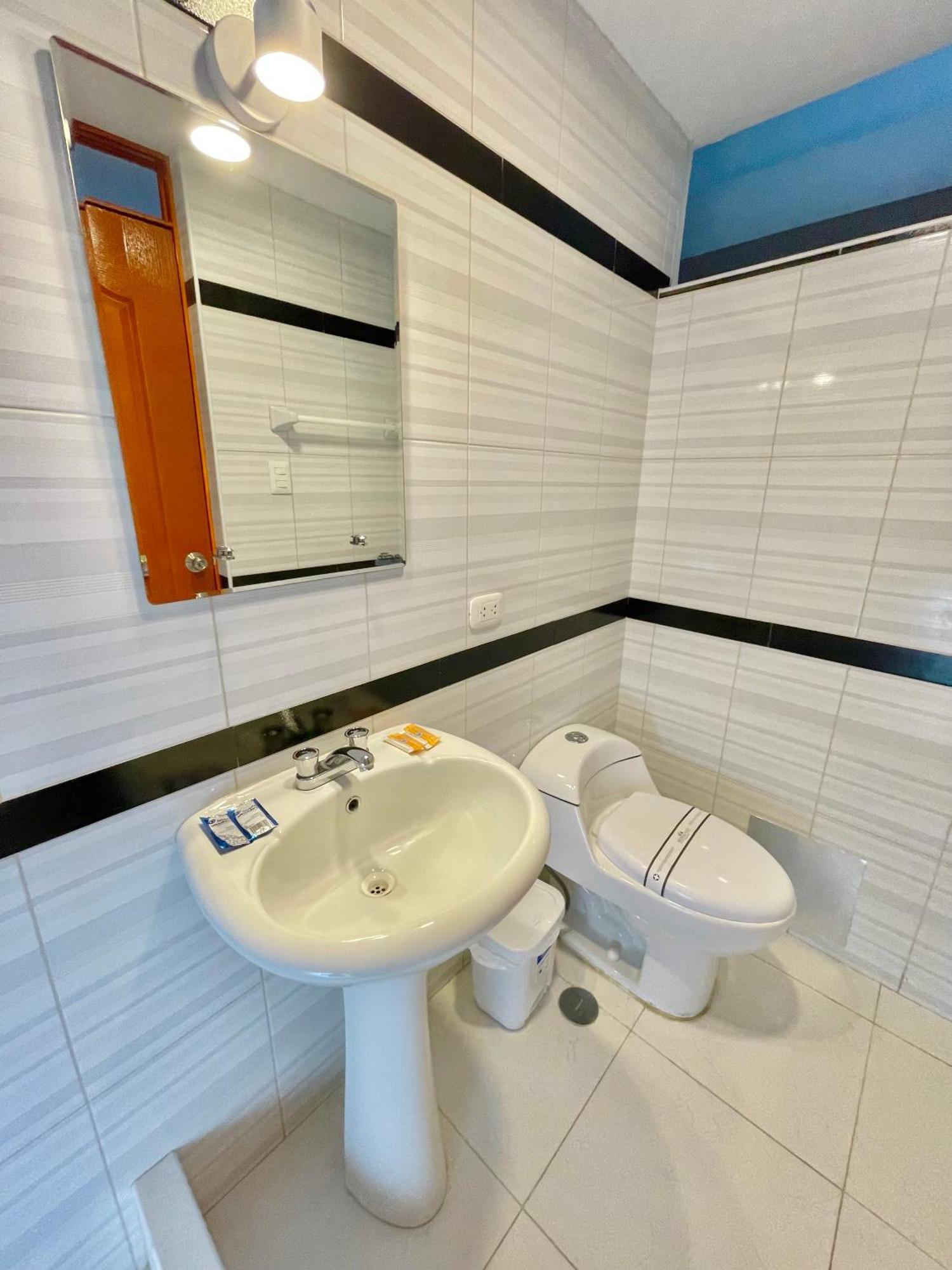 Jultom Inn Hotel & Suites Trujillo Esterno foto