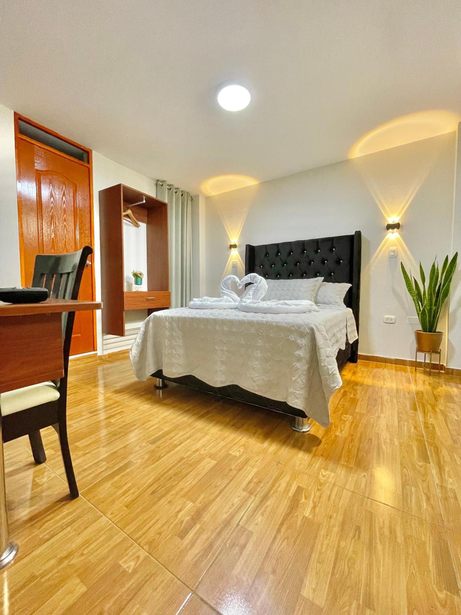 Jultom Inn Hotel & Suites Trujillo Esterno foto
