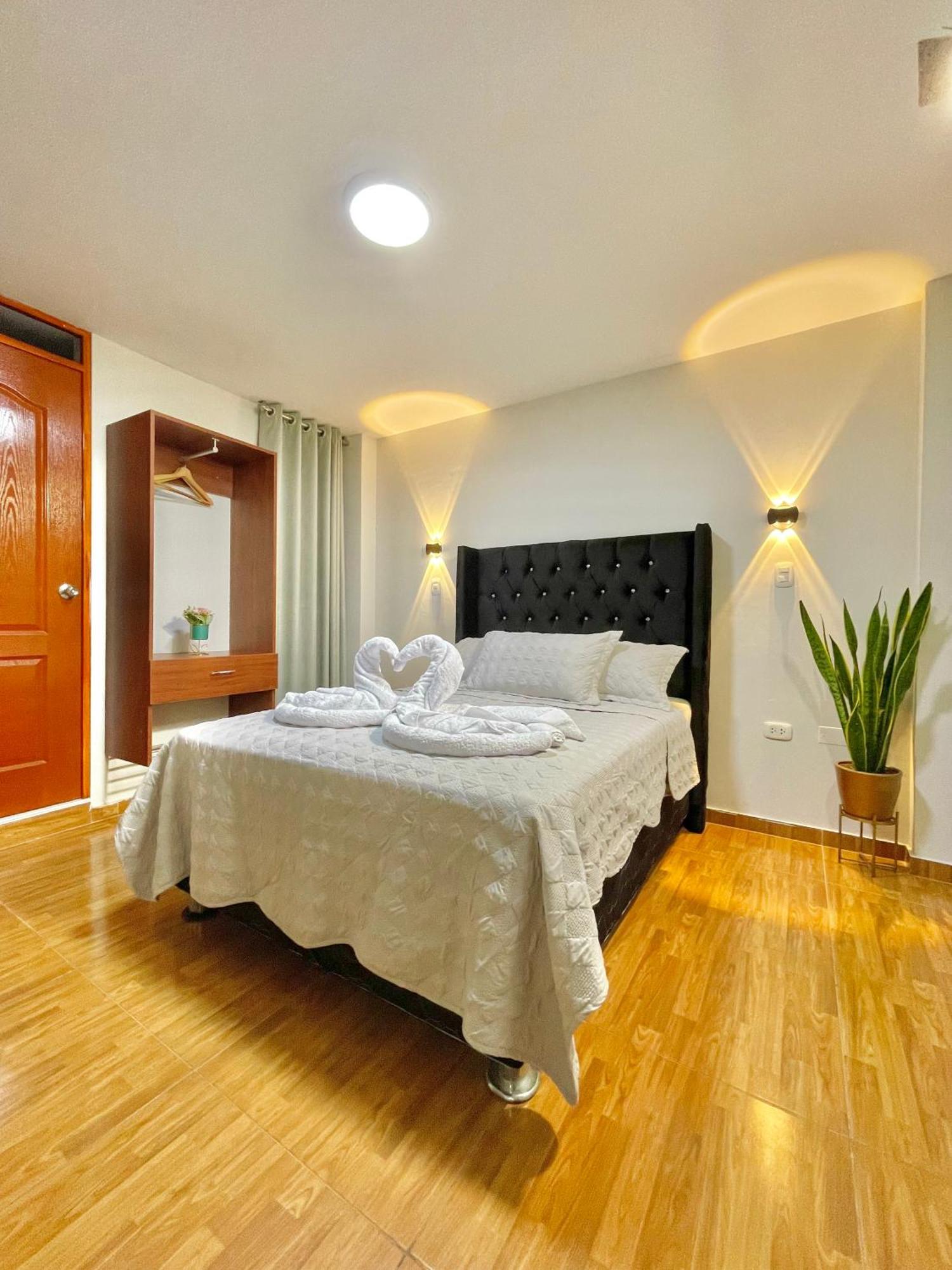 Jultom Inn Hotel & Suites Trujillo Esterno foto