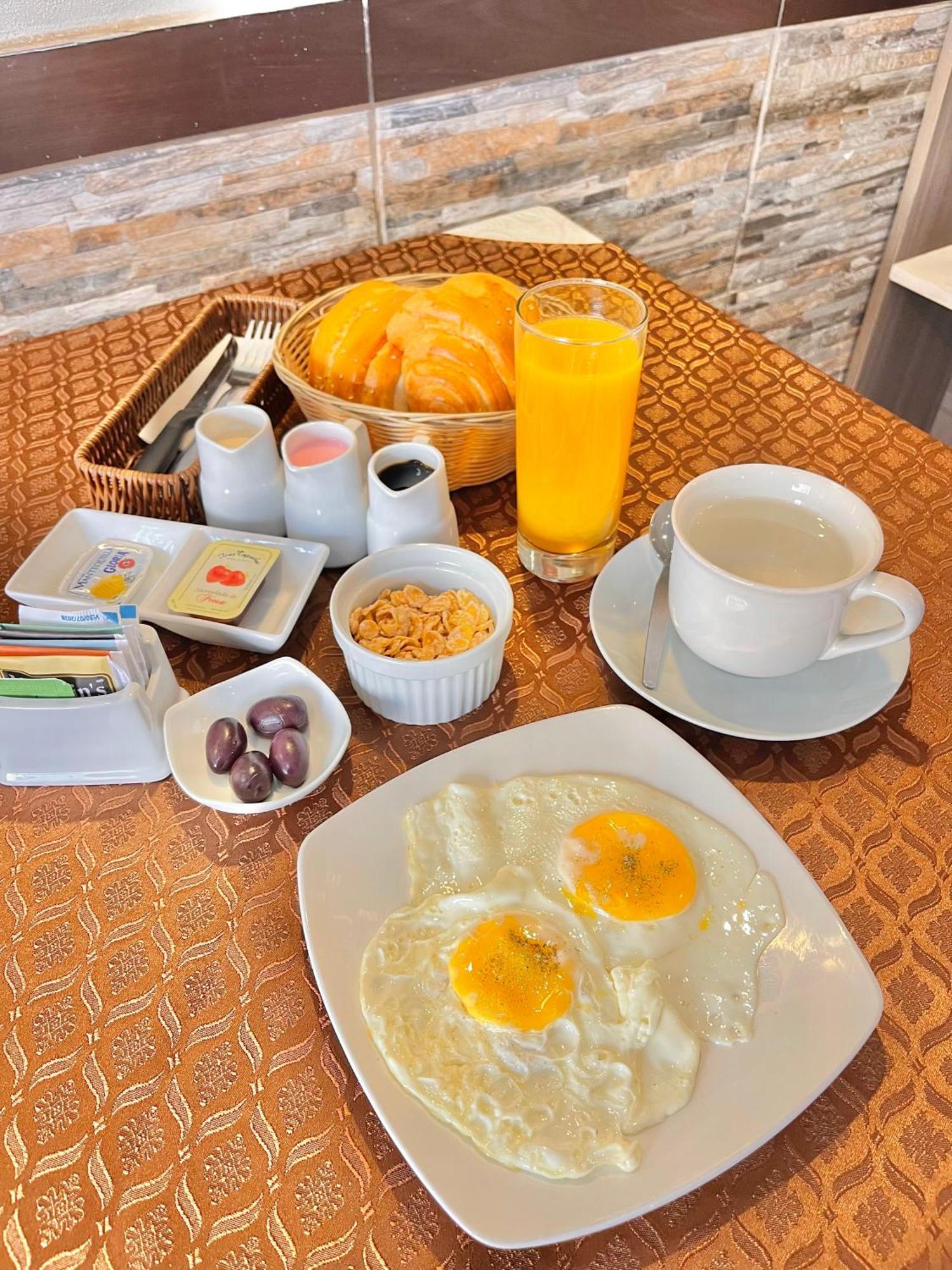 Jultom Inn Hotel & Suites Trujillo Esterno foto